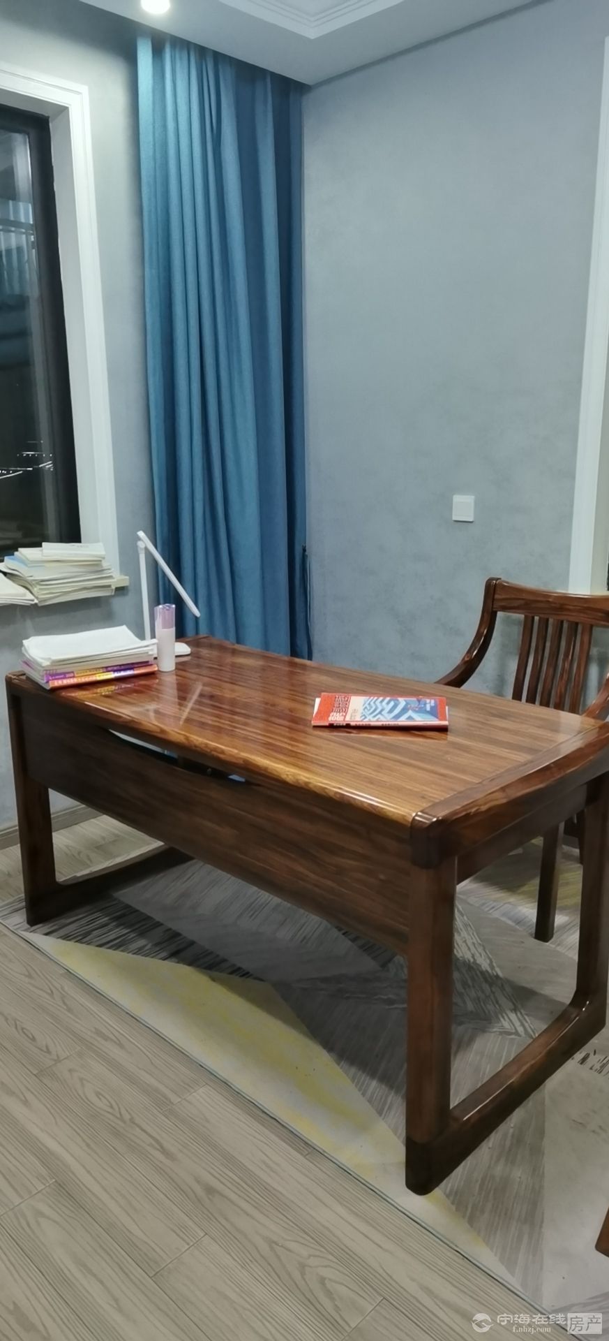 出售银菊路两间三层半精装学区房住宅