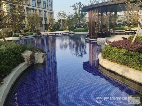 海棠府别墅二间灿头4室2厅4卫235平米890万另加后道地13米