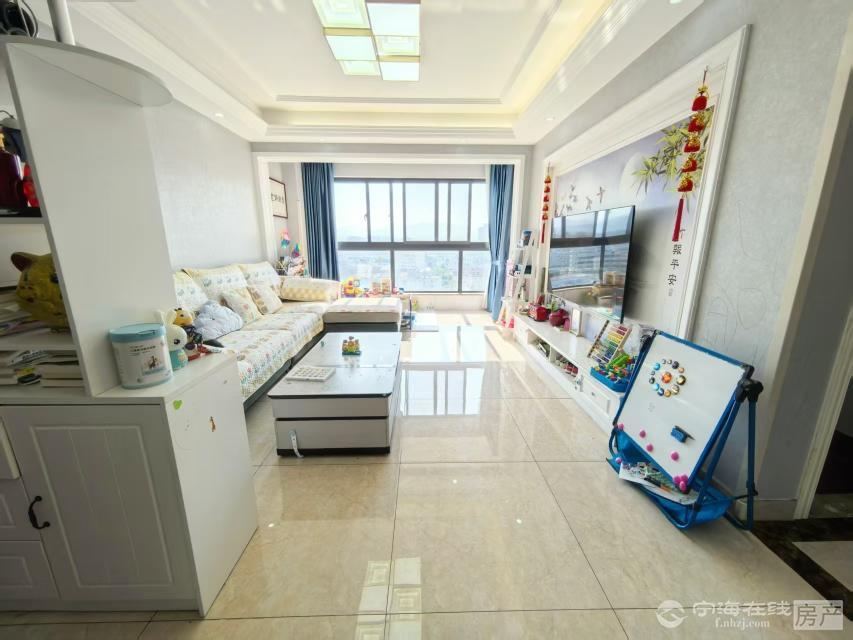 出售得力馨园3室1厅1卫86平米加车位精装修202万住宅