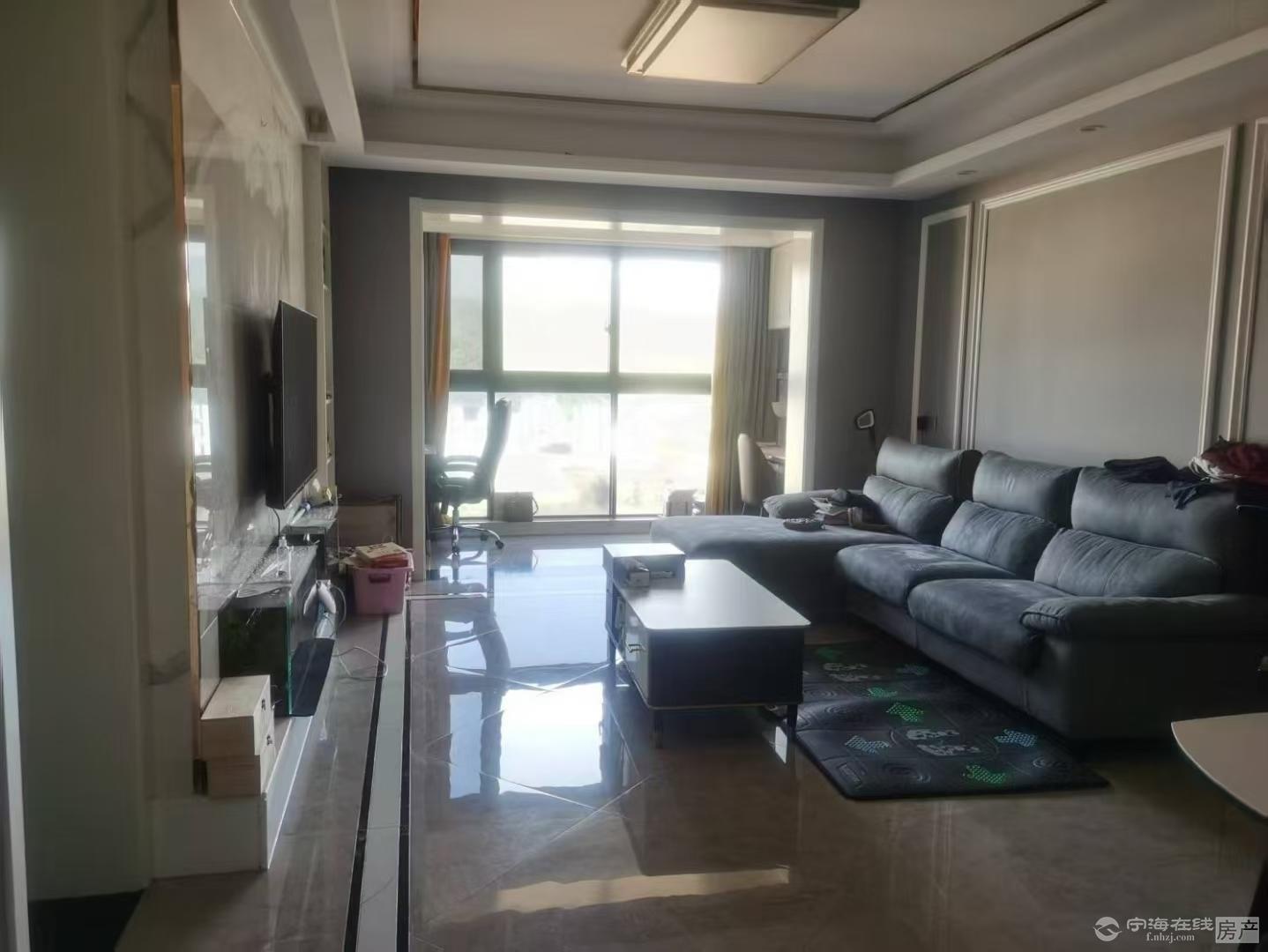 出售东方君悦3室2厅2卫129平十车位十储精装修259万