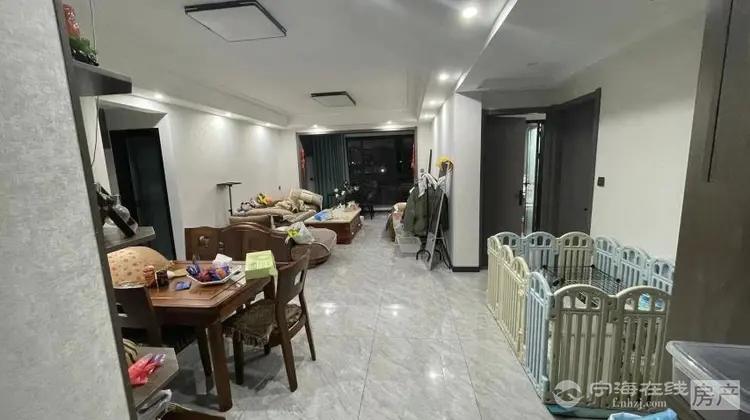出售得力蓝园3室2厅2卫127平米送车位十储藏室，急卖，216万住宅