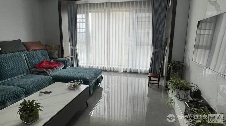 出售得力，蓝园髟头间，精装都是品牌材料，117平米加车位十储藏室269万住宅