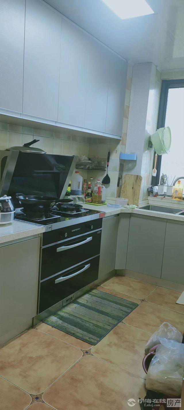 急急急出售得力宸园4室2厅3卫139平米270万母子车位储存室实木精装住宅