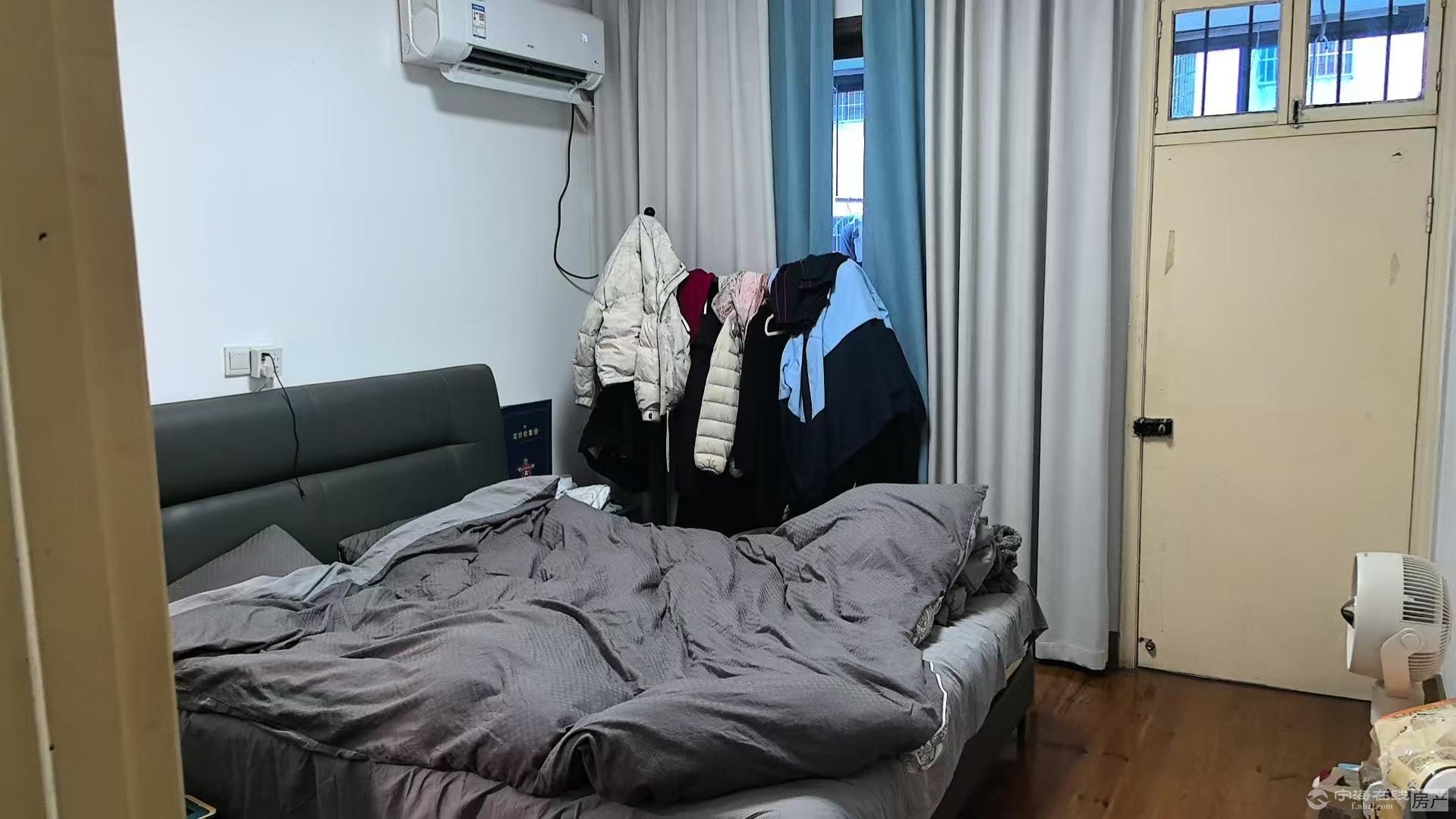 出售东海路3室2厅1卫82平米112万精装修十储藏室城中跃龙学区住宅