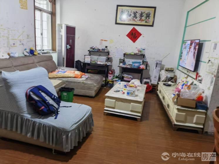 金海福园1楼96平方简装修.看房有钥匙.价格116，8万.13429279270