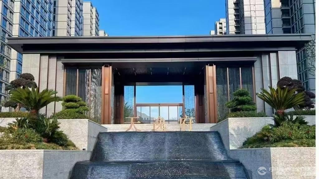 出售海逸湾2室2厅1卫71平米125送车位储存藏室宅